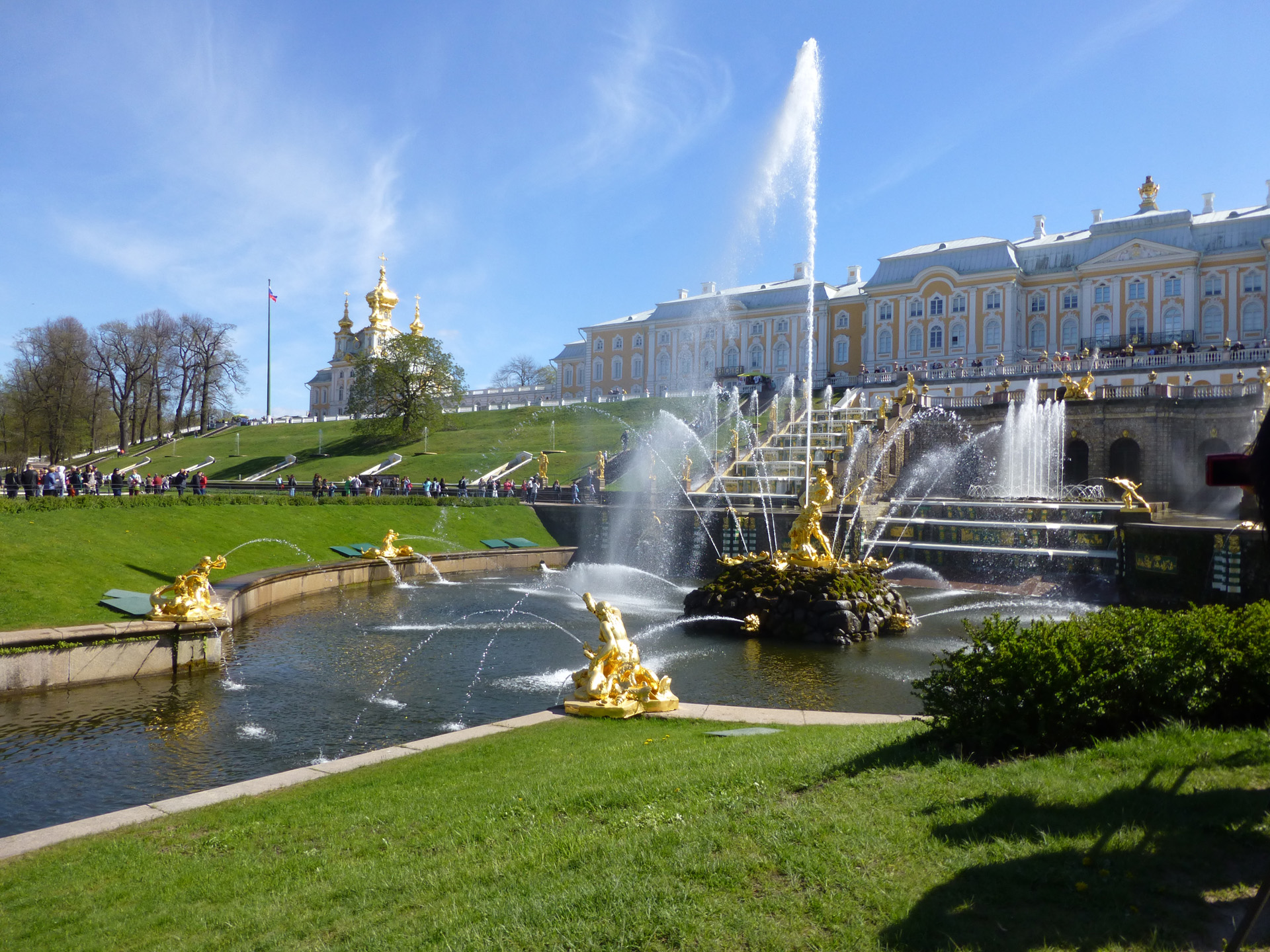 Schloss Peterhof bei St. Petersburg